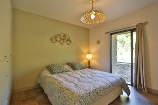 house 6 Rooms for sale on SAUMANE DE VAUCLUSE (84800)