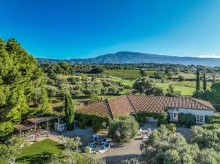 house 6 Rooms for sale on CAROMB (84330)