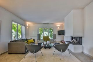 house 6 Rooms for sale on CAROMB (84330)