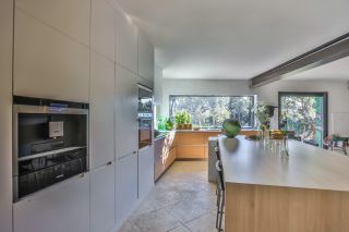 house 6 Rooms for sale on CAROMB (84330)