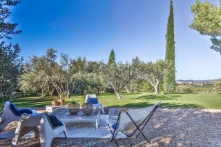 house 6 Rooms for sale on CAROMB (84330)