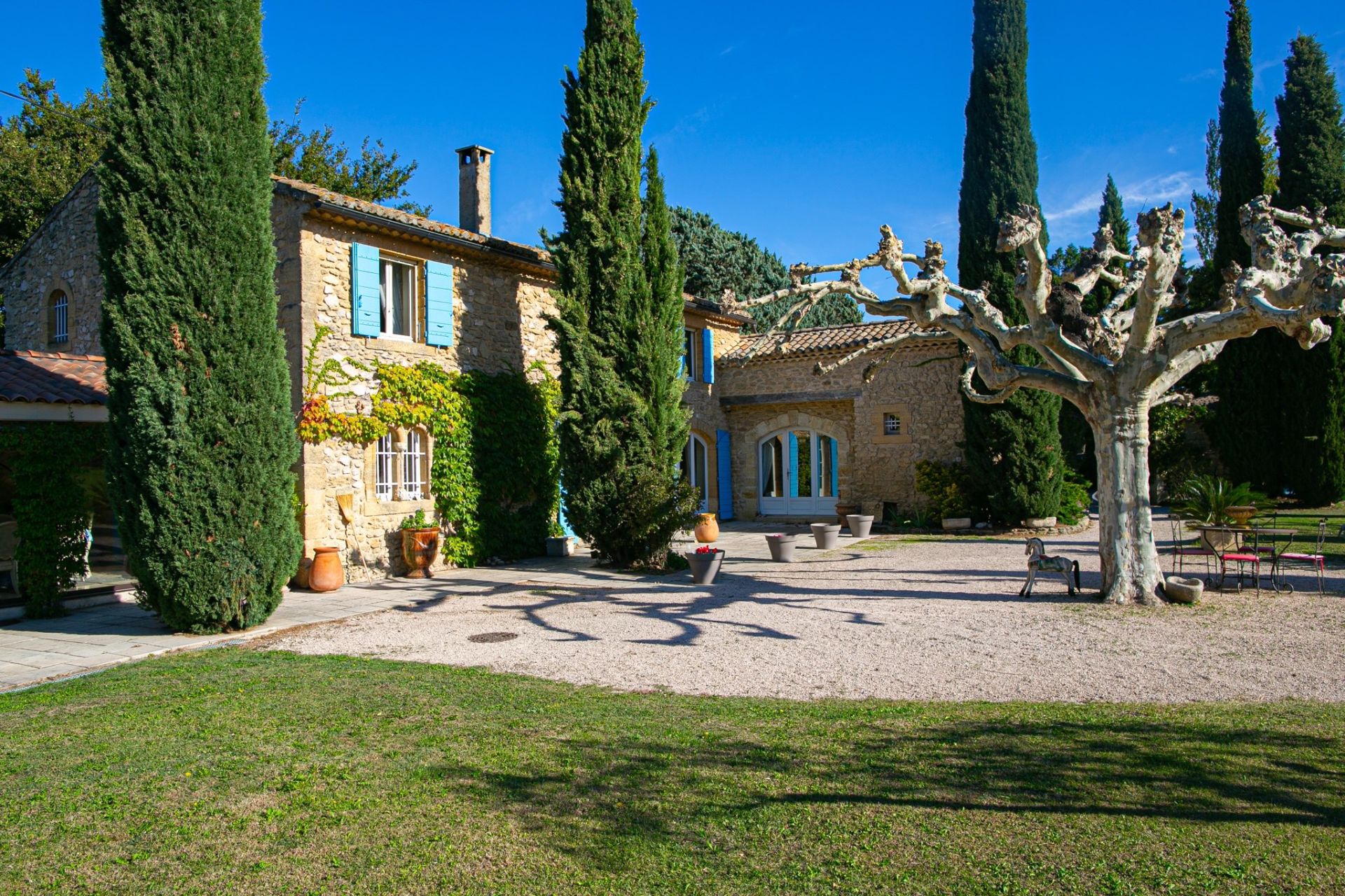 house 19 Rooms for sale on TAILLADES (84300)