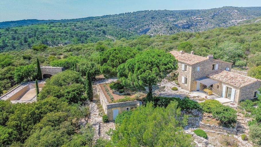 maison 9 Pièces en vente sur GORDES (84220)