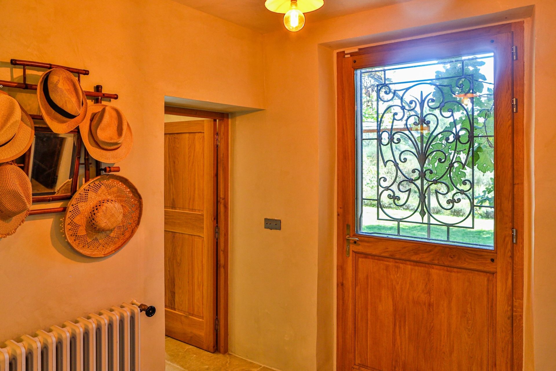 house 12 Rooms for sale on MORMOIRON (84570)