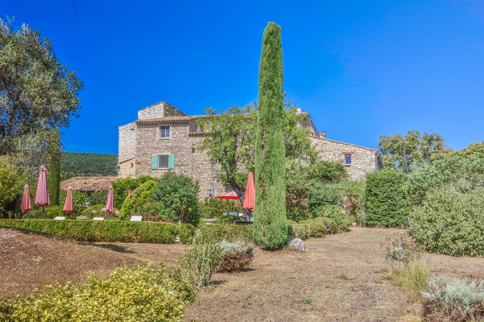 maison 20 Pièces en vente sur VIENS (84750)