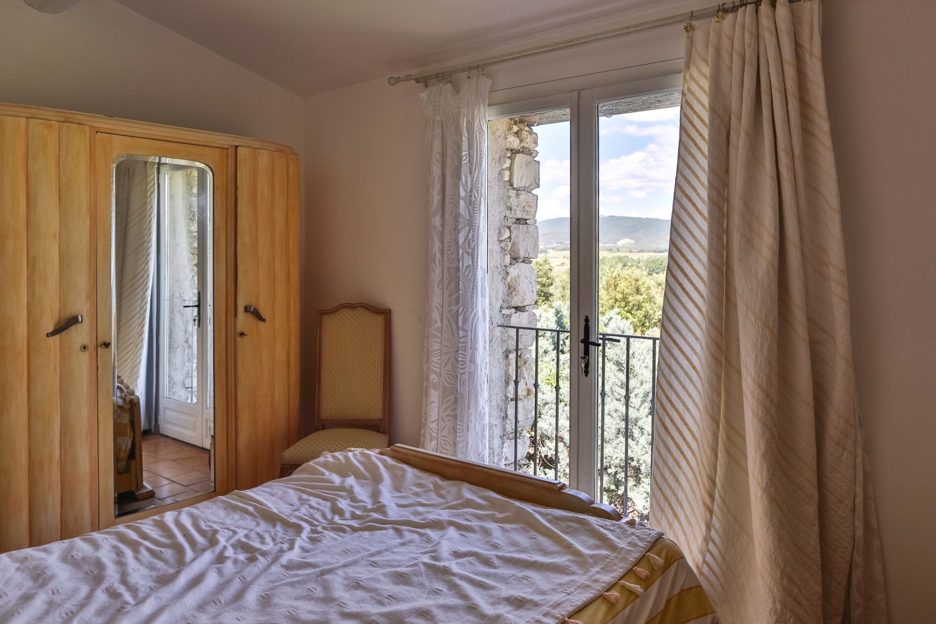 maison 20 Pièces en vente sur VIENS (84750)