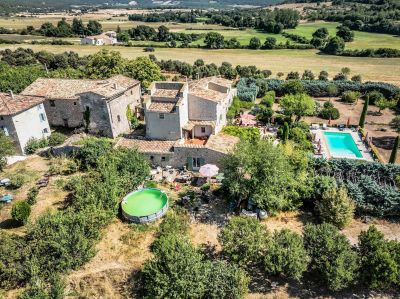 Vente Maison Viens 20&nbsp;Pièces 458&nbsp;m²
