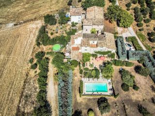 maison 20 Pièces en vente sur VIENS (84750)