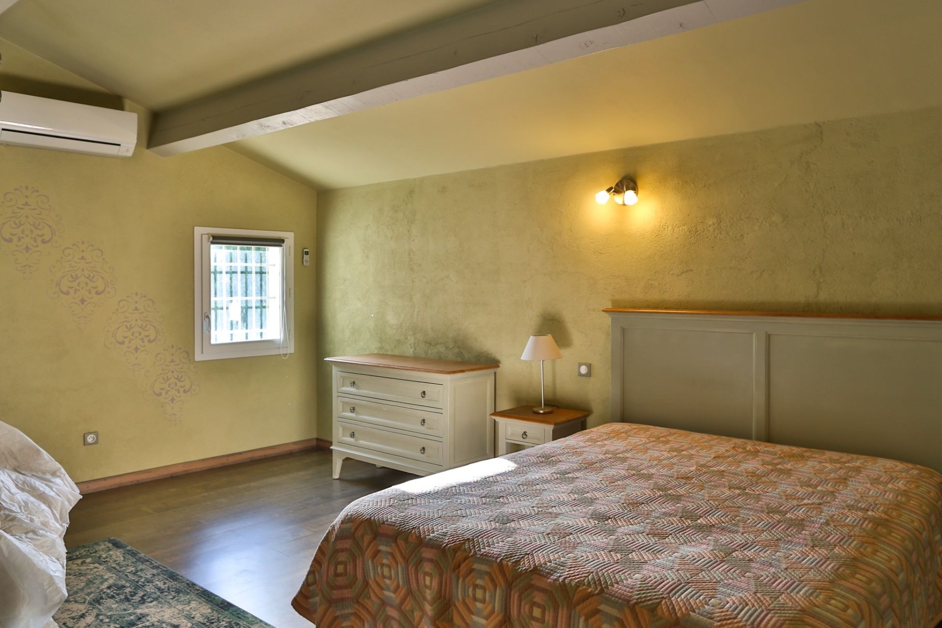 bastide 19 Pièces en vente sur CHATEAUNEUF DE GADAGNE (84470)