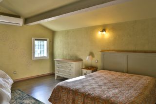 bastide 19 Pièces en vente sur CHATEAUNEUF DE GADAGNE (84470)