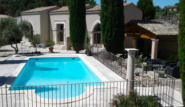 bastide 19 Pièces en vente sur CHATEAUNEUF DE GADAGNE (84470)