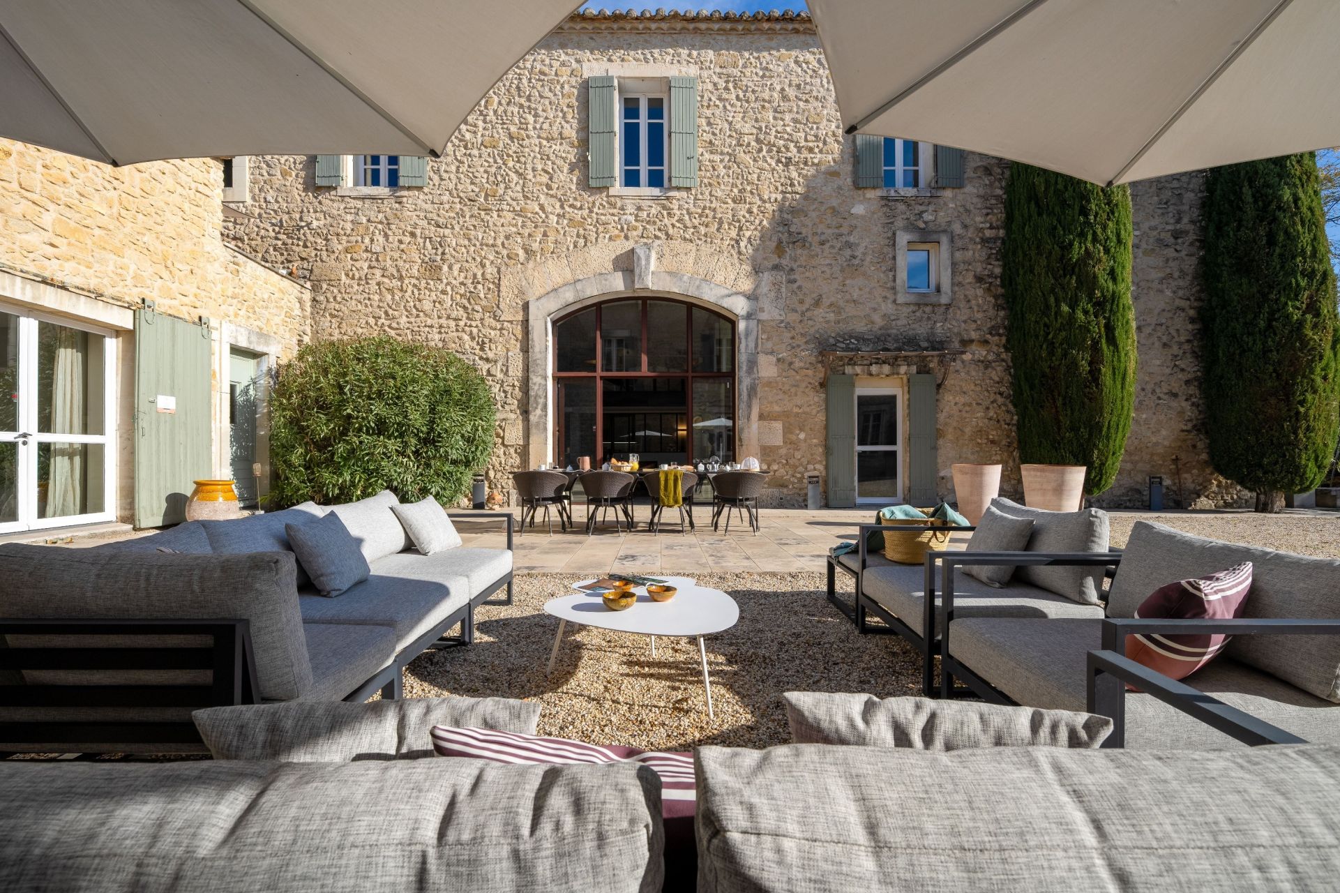 house 21 Rooms for sale on LAGNES (84800)