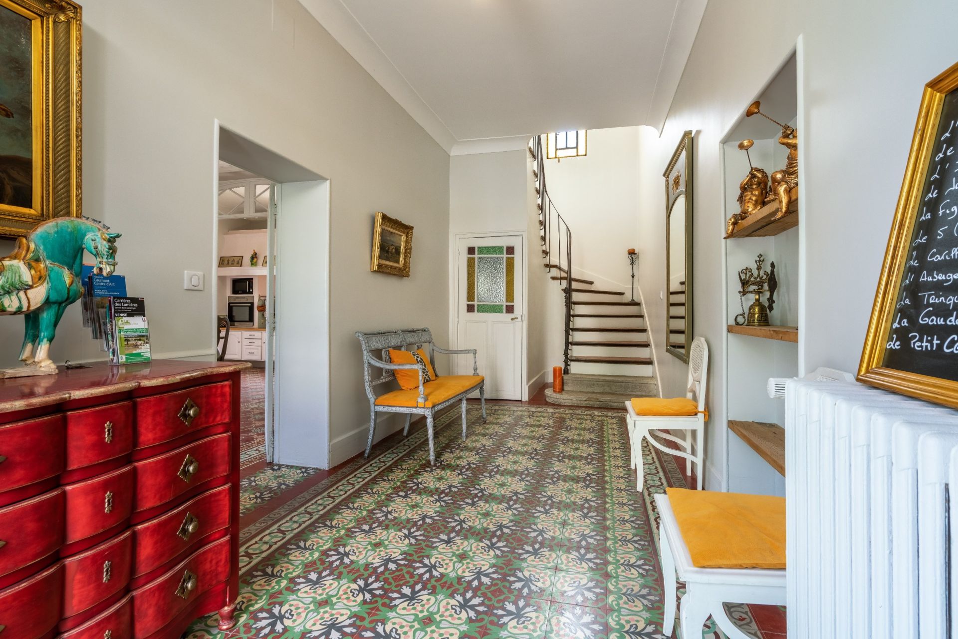 house 21 Rooms for sale on LAGNES (84800)