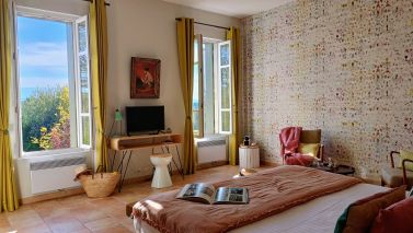 house 21 Rooms for sale on LAGNES (84800)