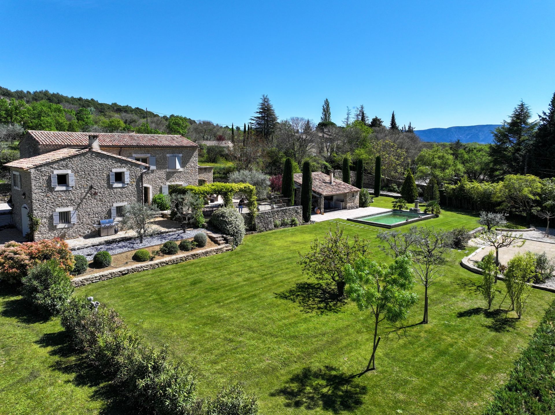 maison 11 Pièces en vente sur GORDES (84220)