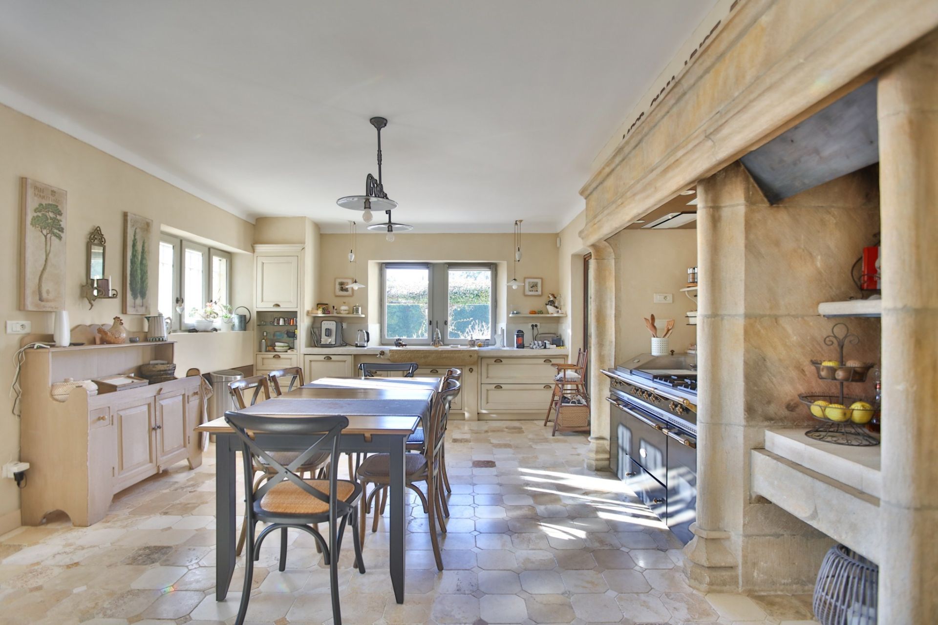 maison 11 Pièces en vente sur GORDES (84220)