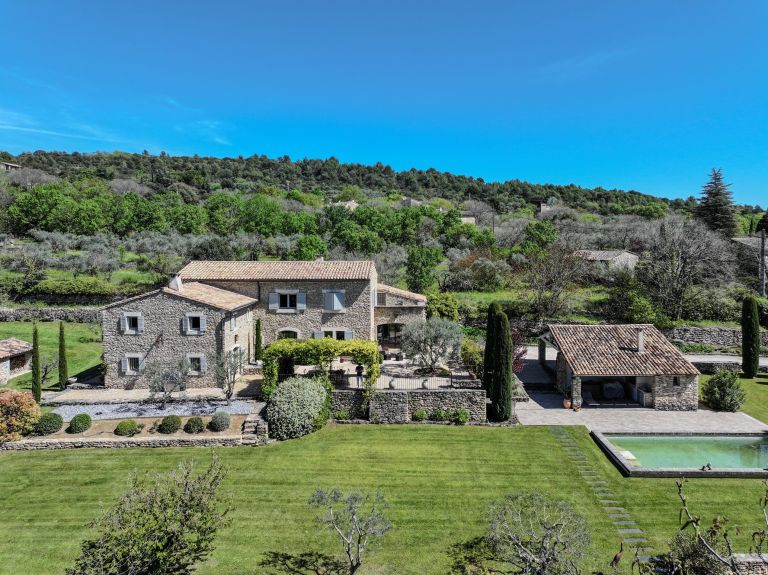 maison 11 Pièces en vente sur GORDES (84220)