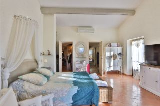 house 11 Rooms for sale on GORDES (84220)