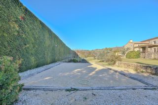 house 11 Rooms for sale on GORDES (84220)
