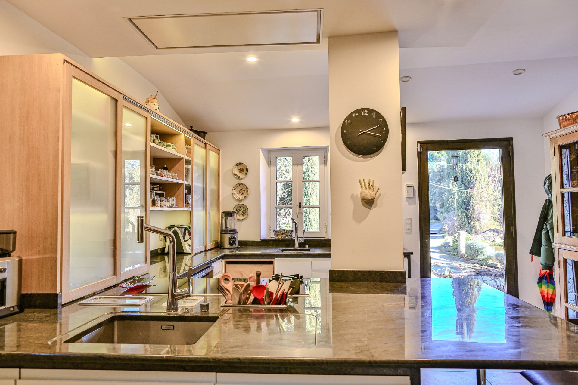 bastide 25 Rooms for sale on VAISON LA ROMAINE (84110)