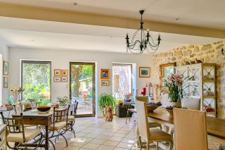 bastide 25 Rooms for sale on VAISON LA ROMAINE (84110)