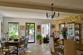 bastide 25 Rooms for sale on VAISON LA ROMAINE (84110)