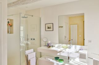 bastide 25 Rooms for sale on VAISON LA ROMAINE (84110)