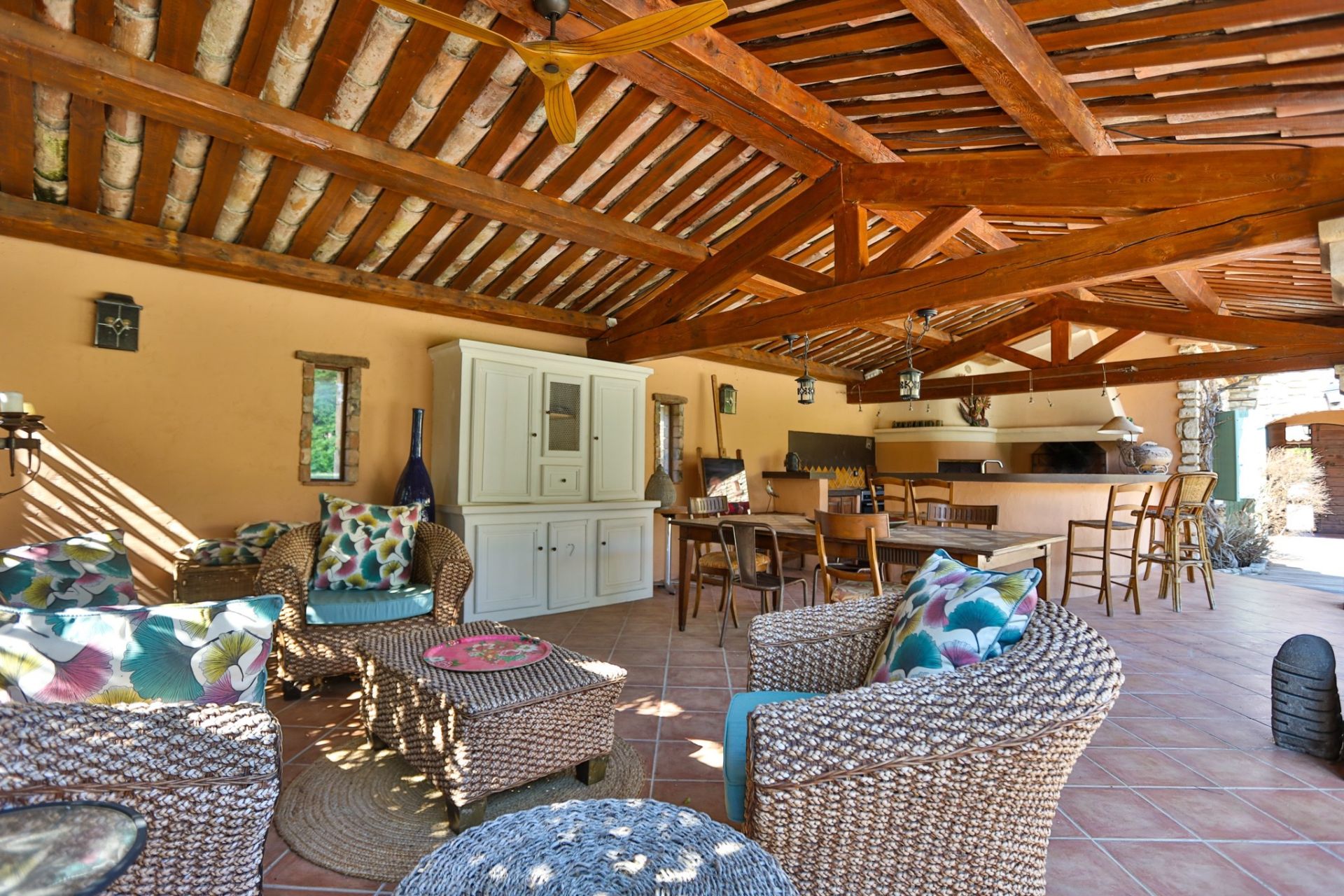 house 15 Rooms for sale on L ISLE SUR LA SORGUE (84800)