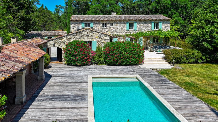 house 15 Rooms for sale on L ISLE SUR LA SORGUE (84800)