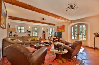 house 15 Rooms for sale on L ISLE SUR LA SORGUE (84800)