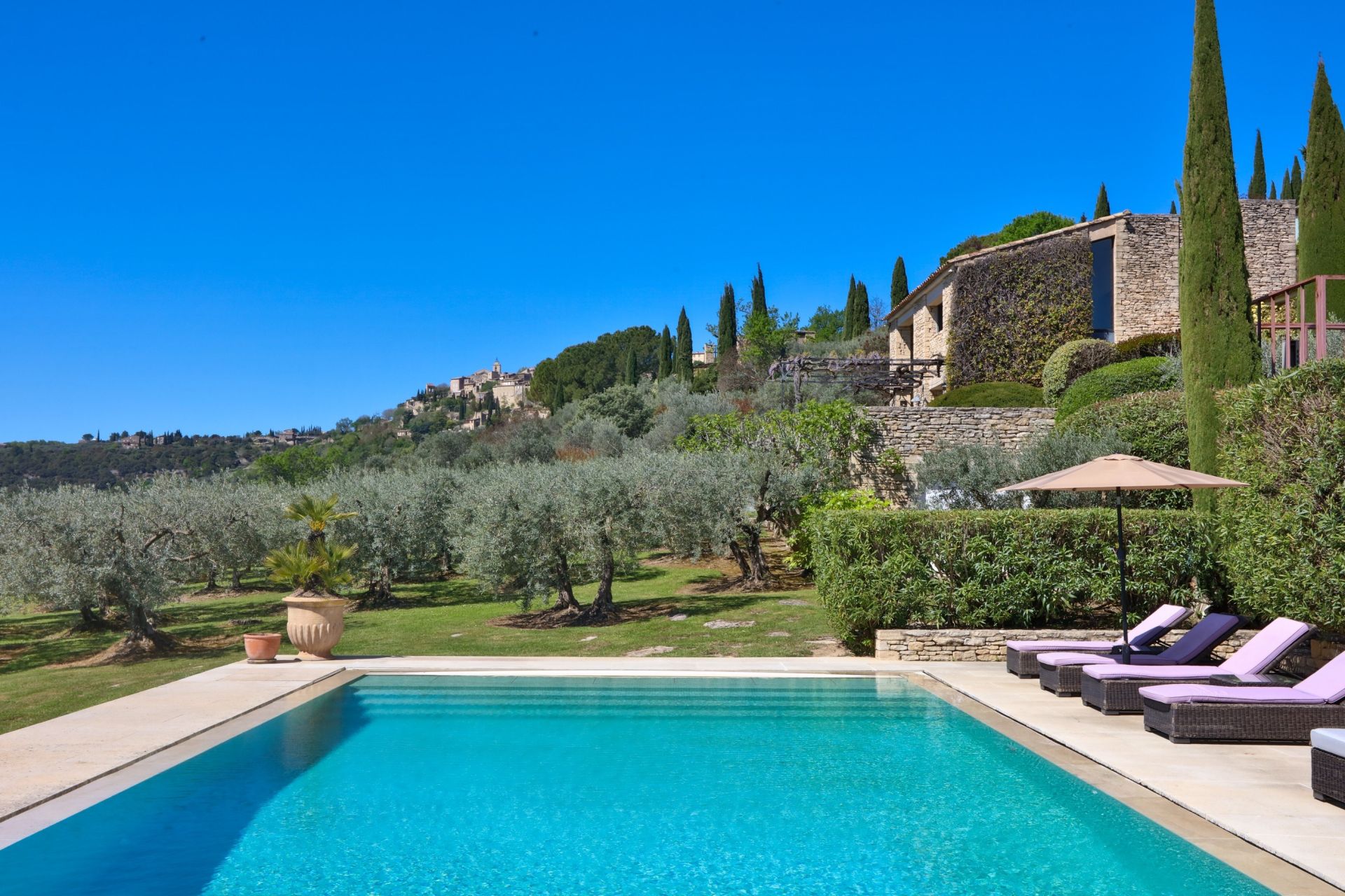 maison 10 Pièces en vente sur GORDES (84220)