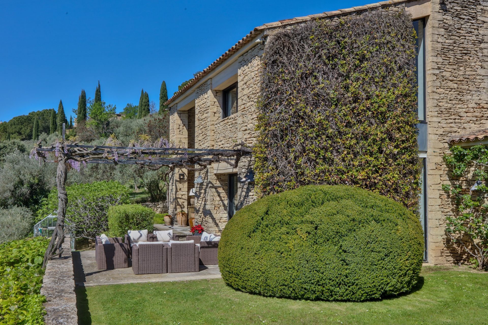 maison 10 Pièces en vente sur GORDES (84220)