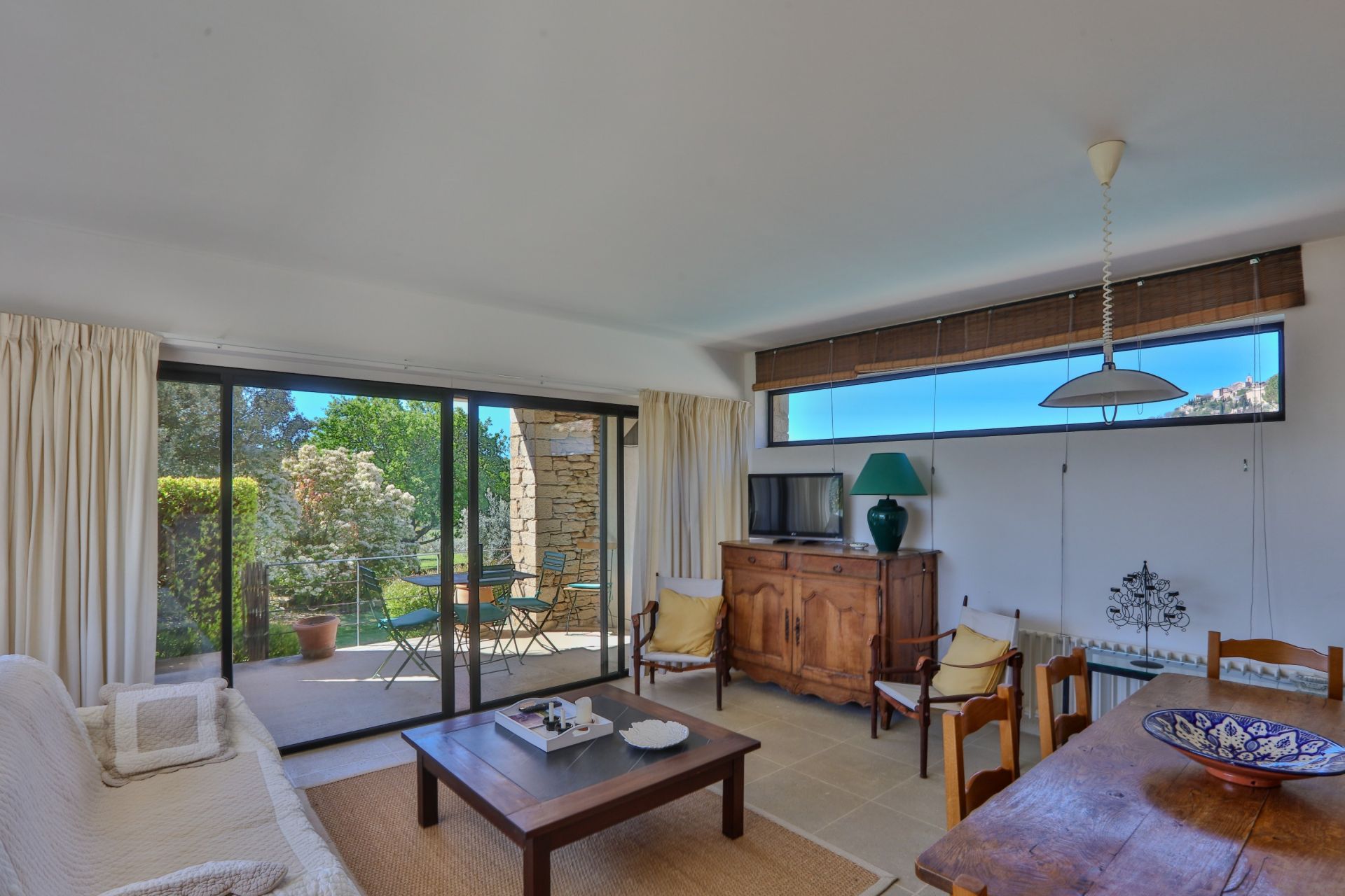 house 10 Rooms for sale on GORDES (84220)