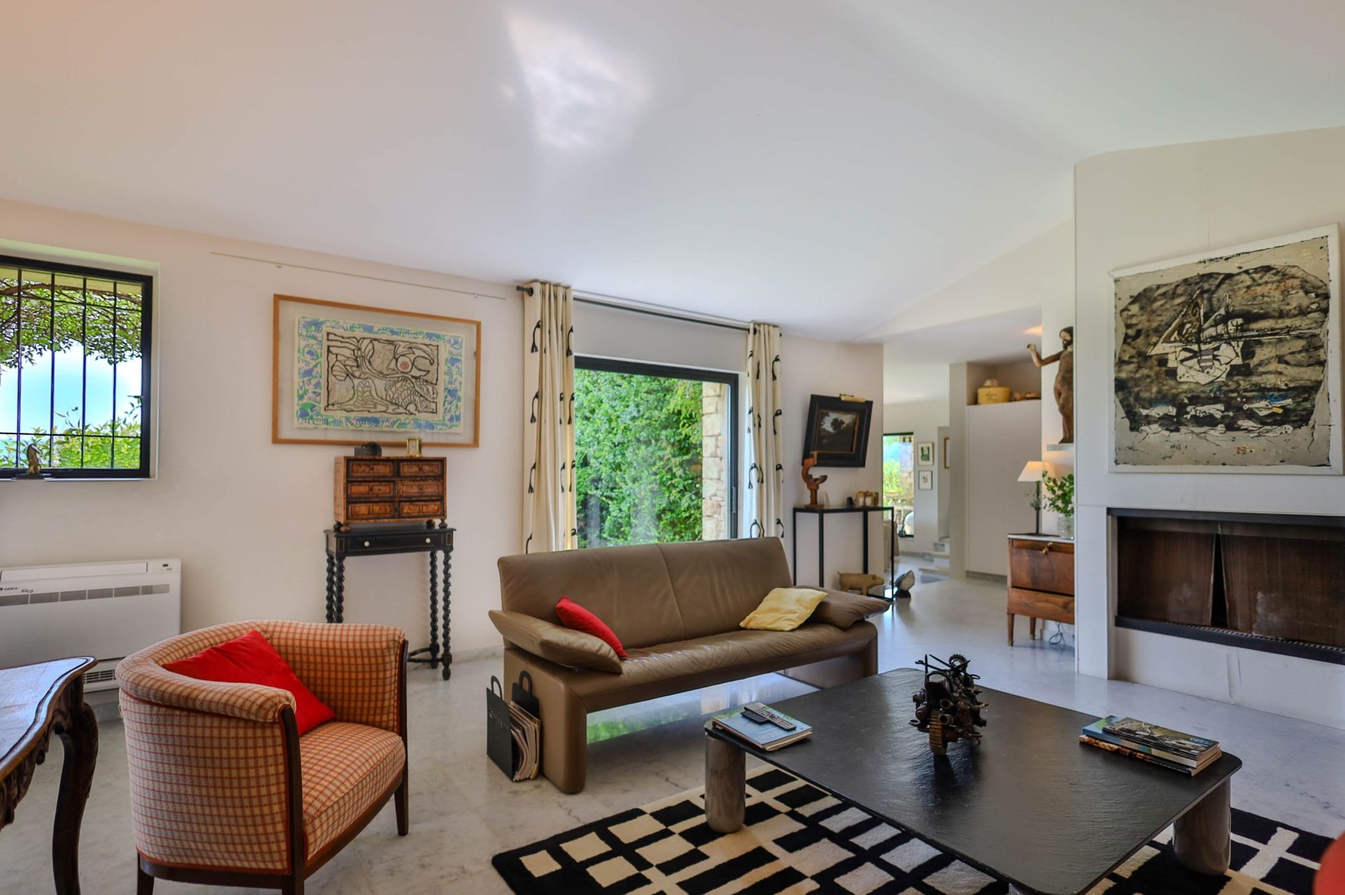 house 10 Rooms for sale on GORDES (84220)