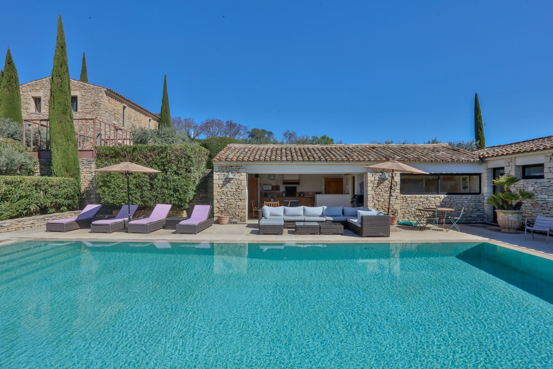 maison 10 Pièces en vente sur GORDES (84220)