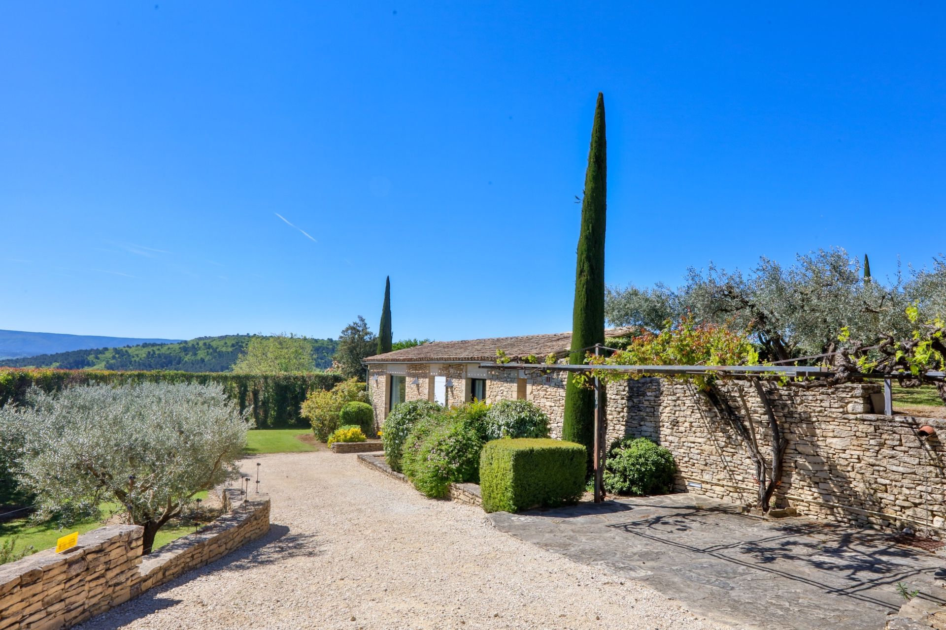 maison 10 Pièces en vente sur GORDES (84220)
