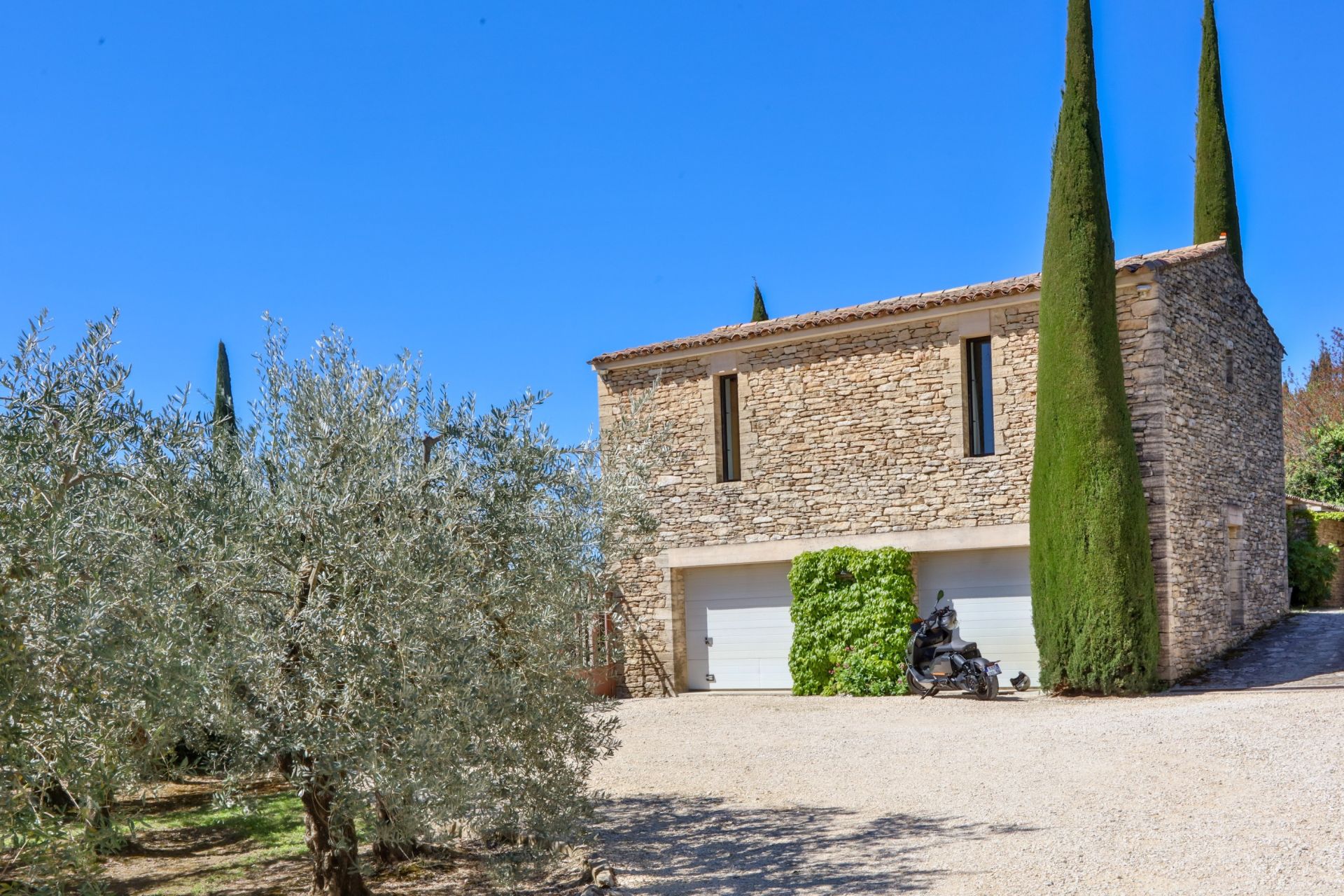 maison 10 Pièces en vente sur GORDES (84220)
