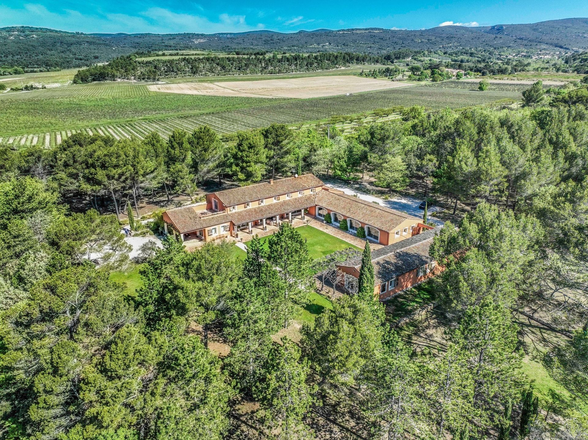 maison 10 Pièces en vente sur ROUSSILLON (84220)