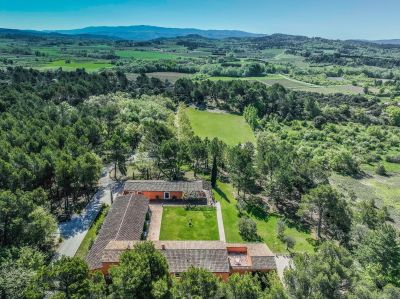 Vente Maison Roussillon 10 Pièces 700 m²