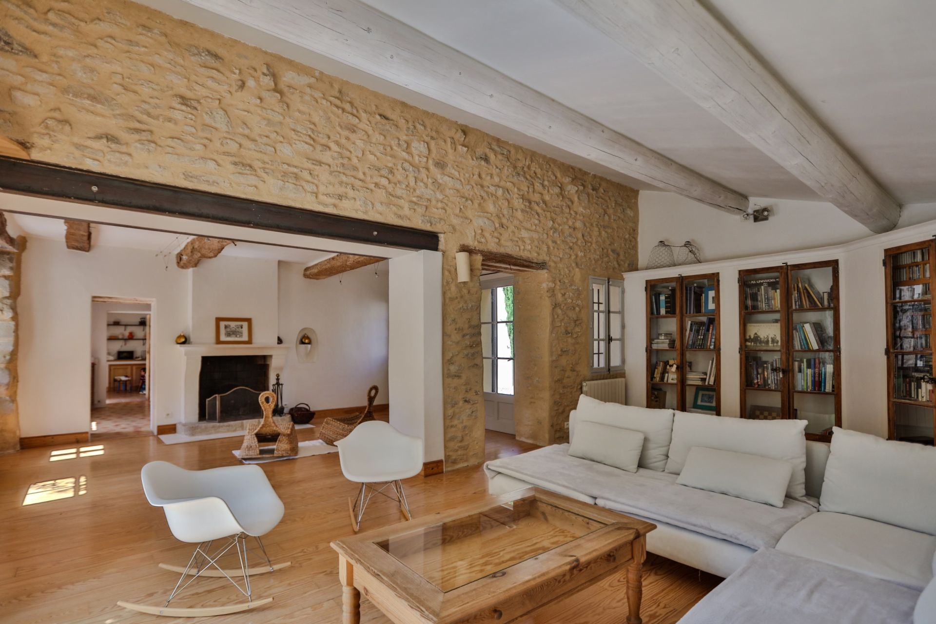 house 7 Rooms for sale on SAUMANE DE VAUCLUSE (84800)