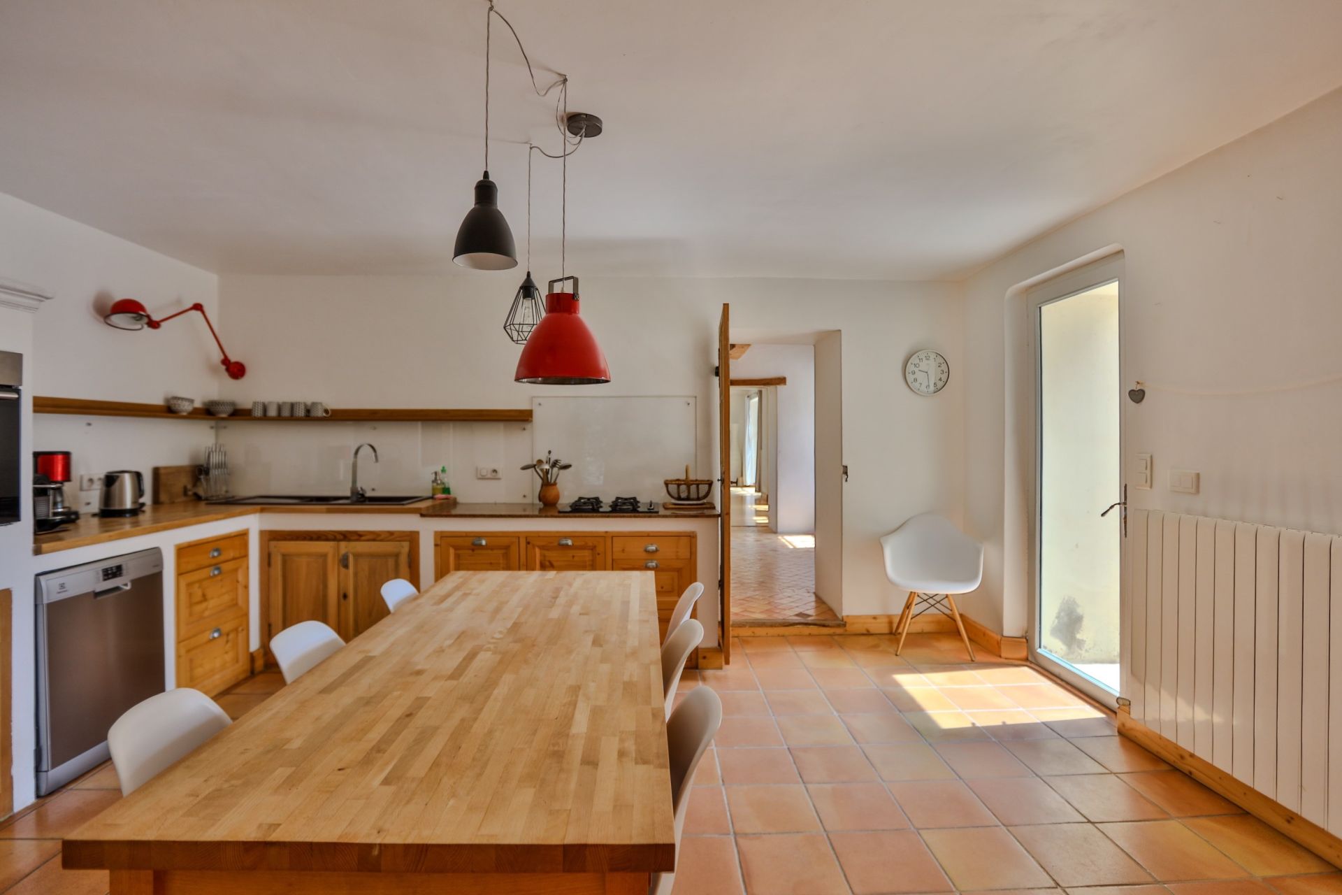 house 7 Rooms for sale on SAUMANE DE VAUCLUSE (84800)