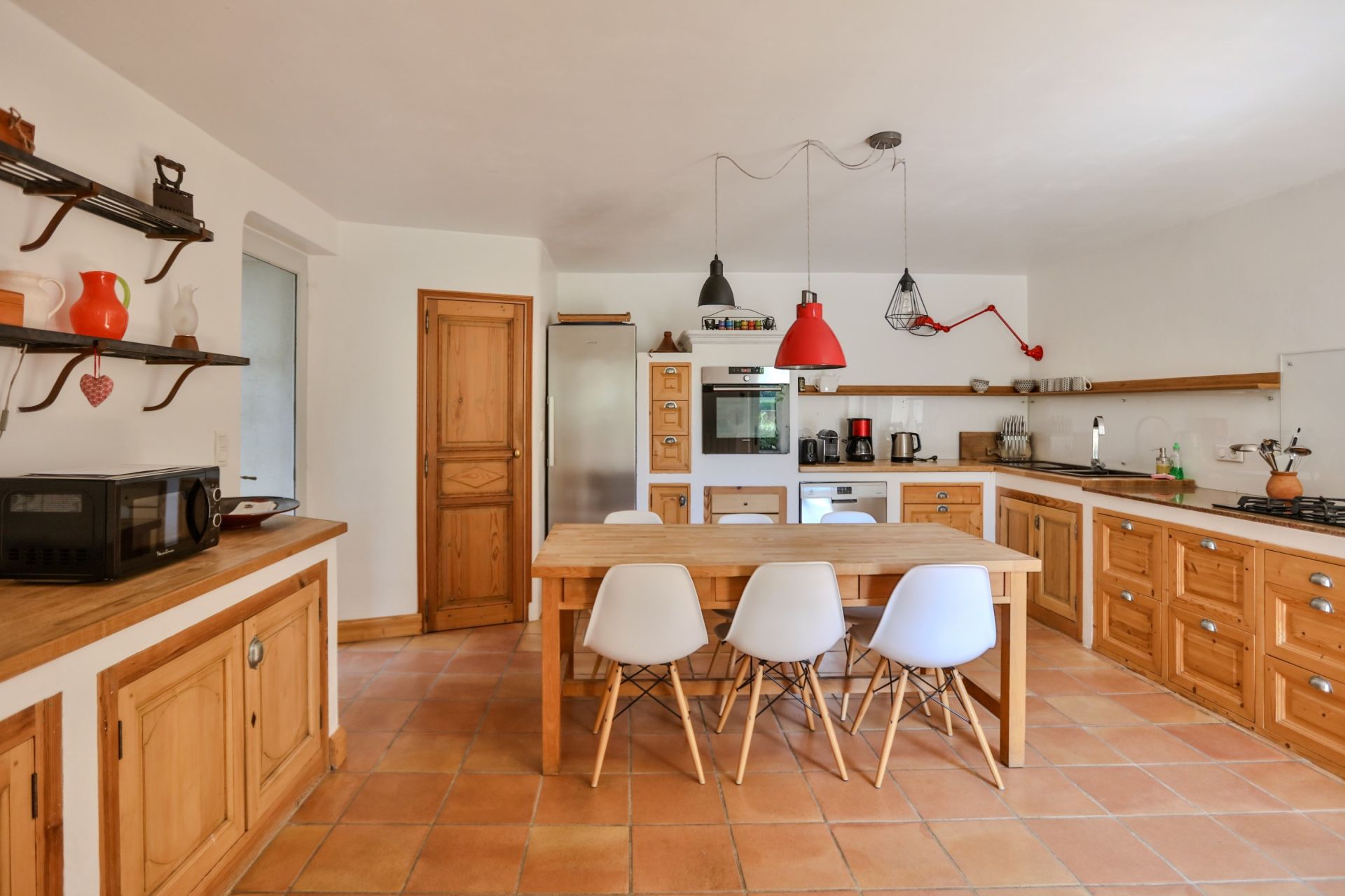 house 7 Rooms for sale on SAUMANE DE VAUCLUSE (84800)