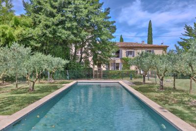 Sale House Saumane-de-Vaucluse 7 Rooms 230 m²