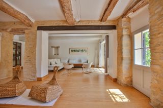 house 7 Rooms for sale on SAUMANE DE VAUCLUSE (84800)