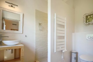 mansion 8 Rooms for seasonal rent on OPPEDE (84580)