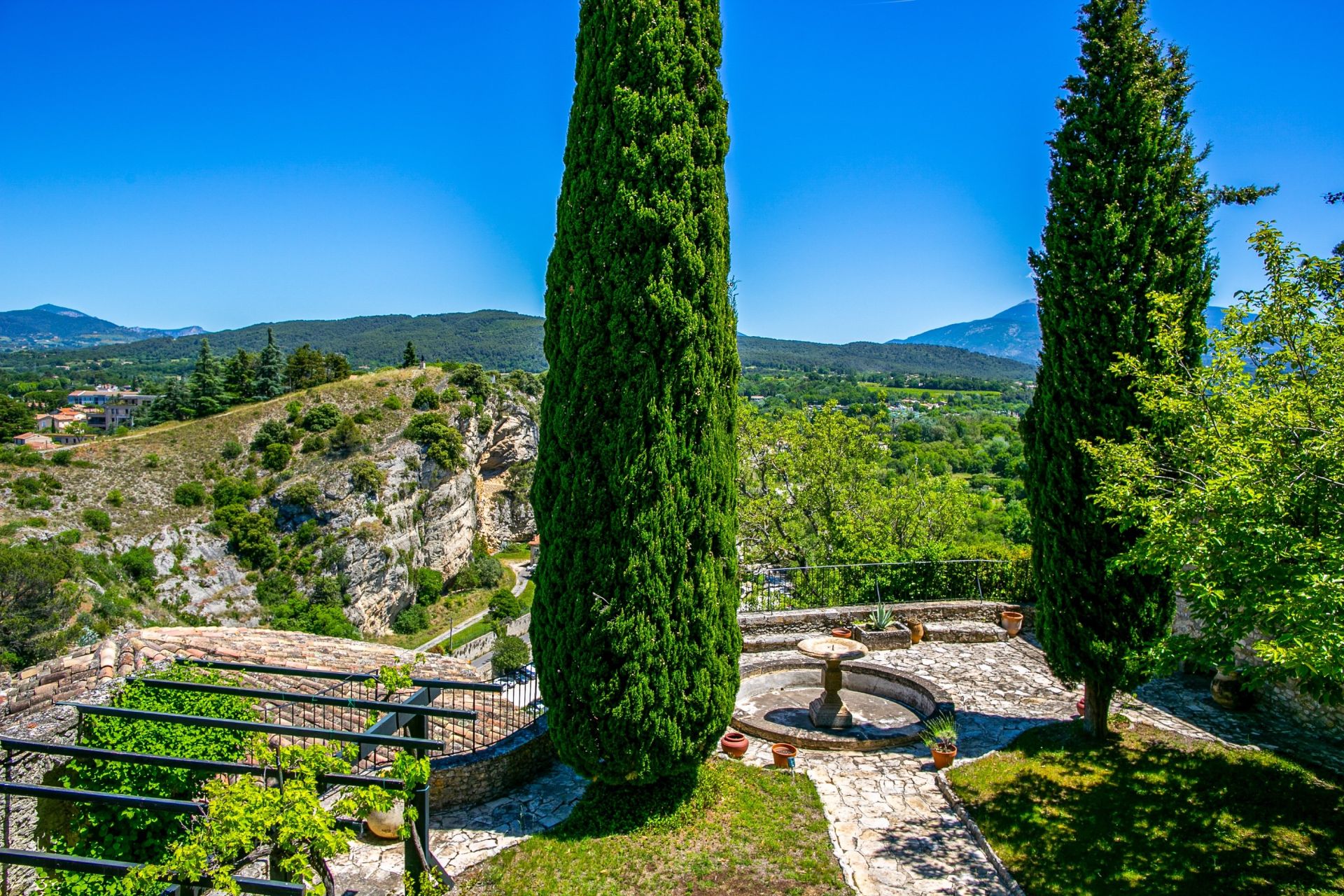 maison 15 Pièces en vente sur VAISON LA ROMAINE (84110)