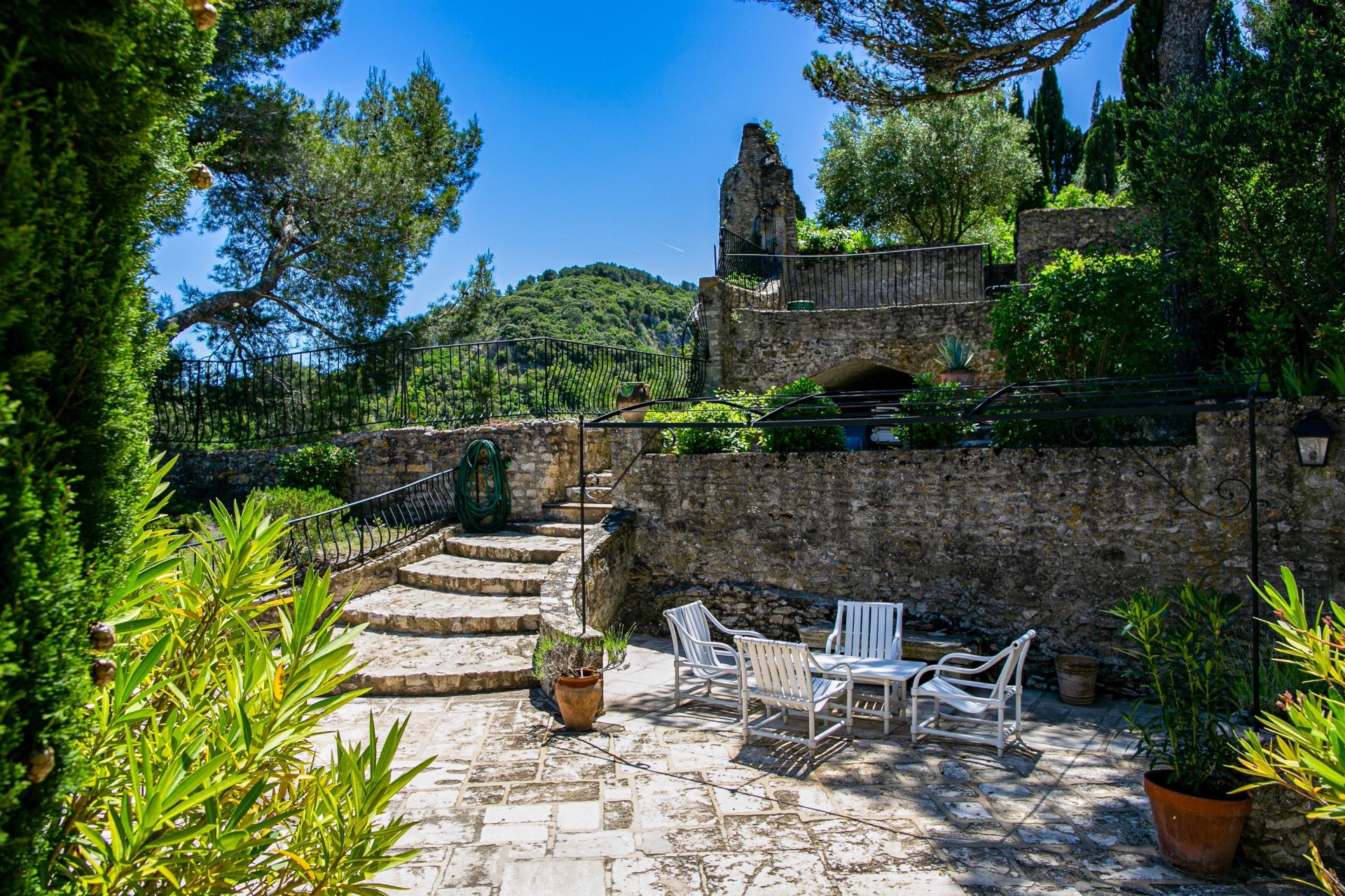 maison 15 Pièces en vente sur VAISON LA ROMAINE (84110)