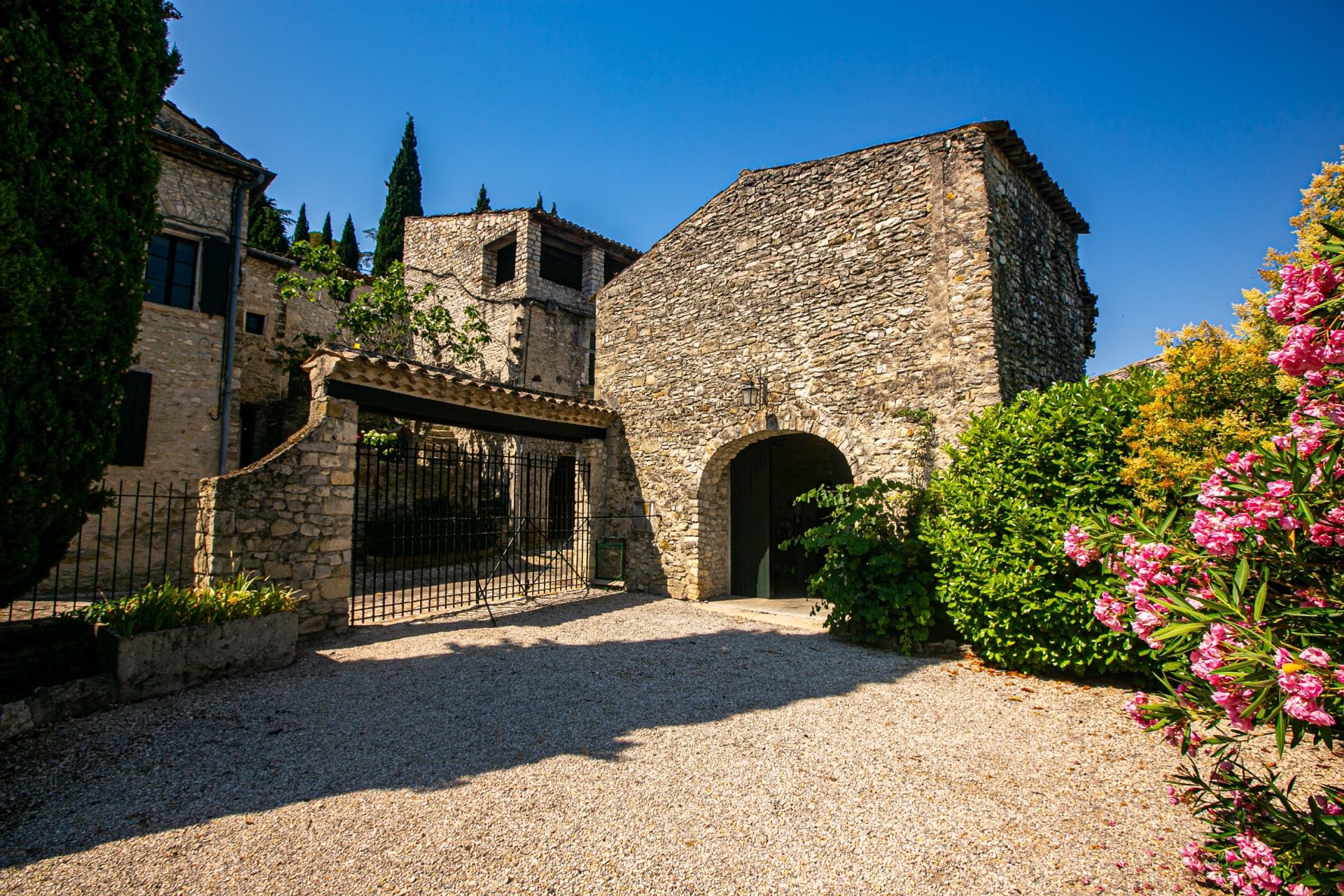 maison 15 Pièces en vente sur VAISON LA ROMAINE (84110)