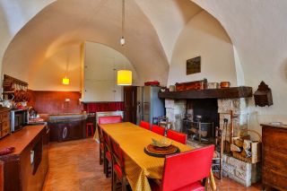 maison 15 Pièces en vente sur VAISON LA ROMAINE (84110)