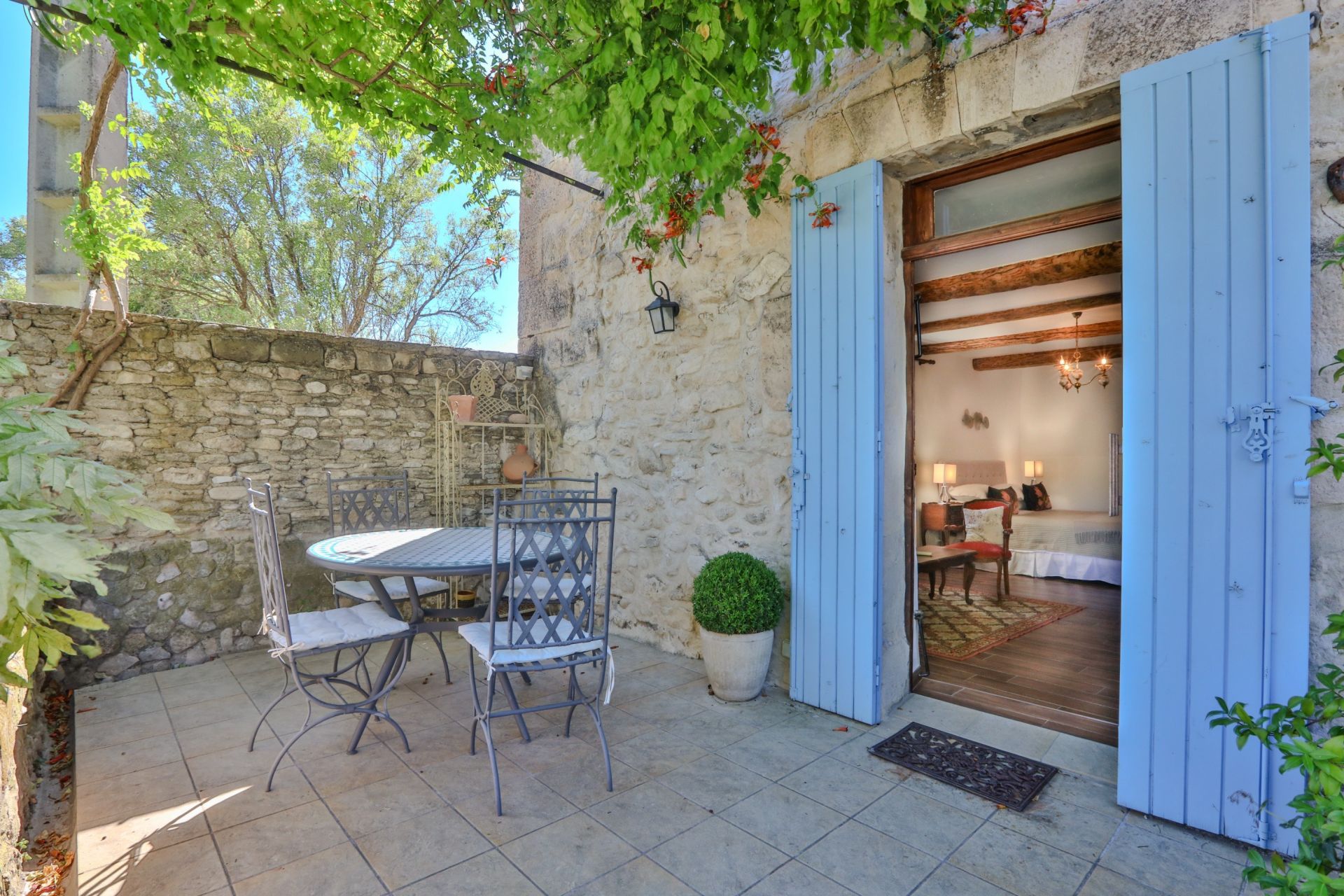 house 14 Rooms for sale on PERNES LES FONTAINES (84210)